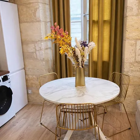 Disponible A La Location Disponible * Bordeaux