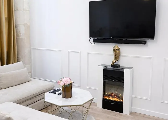 Hebergement Plus Disponible A La Location Disponible *